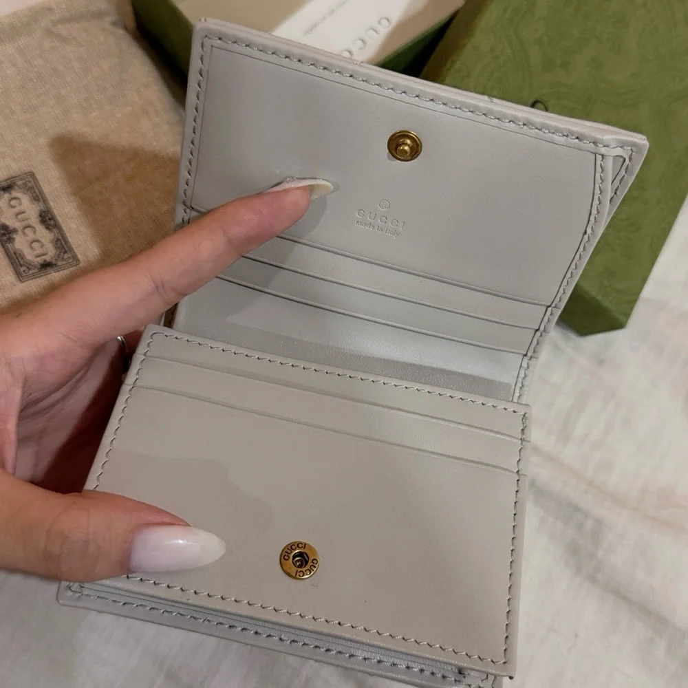 Gucci Off-White Matelassé Chevron Leather Card Holder with Gold GG